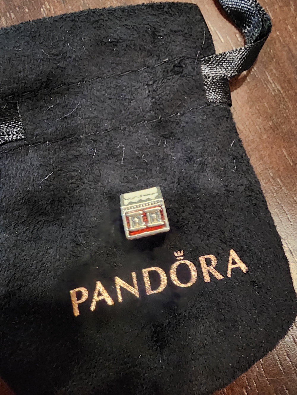 Pandora *RETIRED* Santa's House Charm - Picture 2 of 5